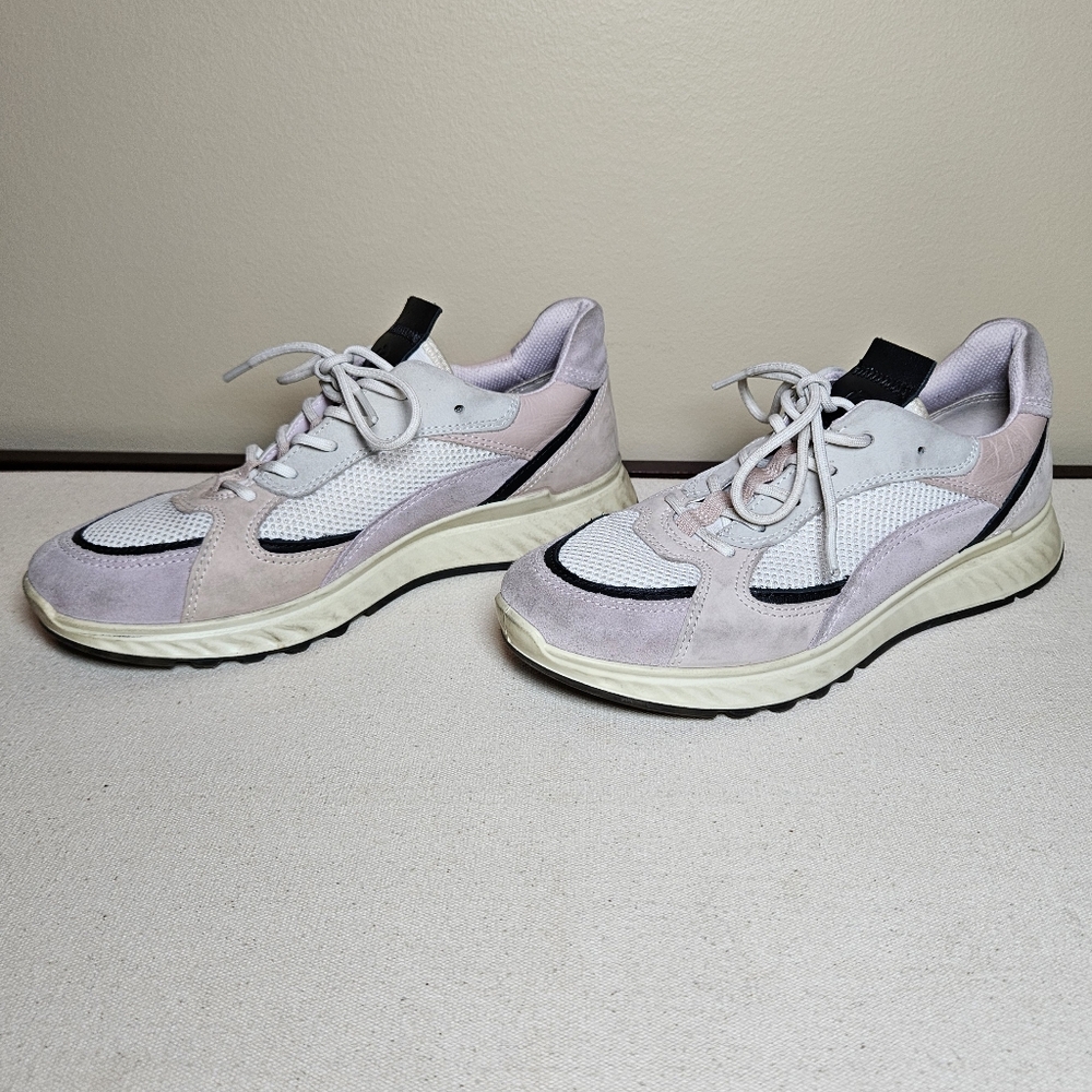 Ecco Women's Sneakers in White and Light Pink Size 6